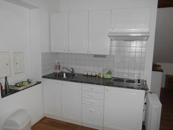 ABC apartments room 6